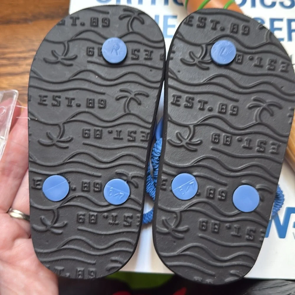 The Children's Place Toddler Boys Blue Palm Tree Flip Flops Size 6/7